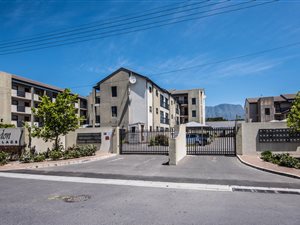 2 Bed Apartment in Rondebosch East