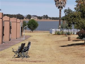 2 Bed Apartment in Vaal Marina