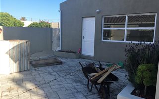 2 Bedroom Townhouse in Van Riebeeckstrand