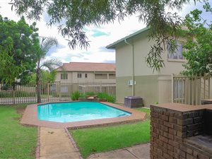 2 Bed Apartment in Edenglen