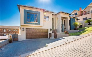 3 Bedroom House in Rietvalleirand