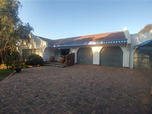 4 Bed House in Burgersdorp