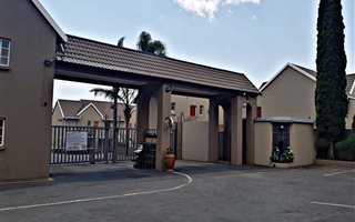 2 Bedroom Townhouse in Edenglen
