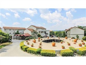 2 Bed Apartment in Jackal Creek Golf Estate