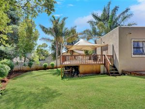 4 Bedroom House in Noordheuwel