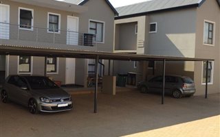 2 Bedroom Townhouse in Redstone Country Estate