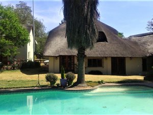8 Bed House in Glen Austin