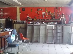 1050 m² Commercial space in Springfield