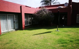 3 Bedroom House in Van Riebeeck Park