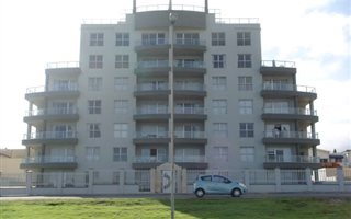 3 Bedroom Apartment in Bloubergrant