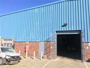 1100 m² Industrial space in Founders Hill