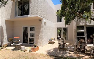 4 Bedroom Duplex in Tokai