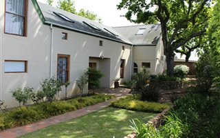 2 ha Smallholding in Wellington Central