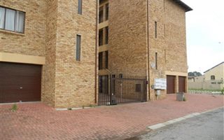 2 Bedroom Apartment in Randfontein