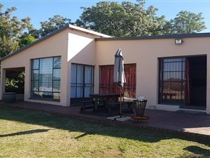 3 Bed House in Mnandi AH