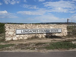 2 ha Land available in Long Acres