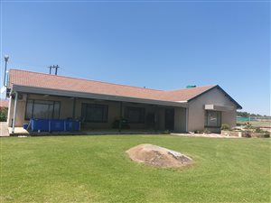 3 ha Farm in Brits