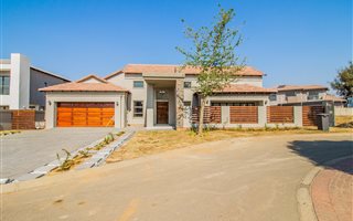 3 Bedroom House in La Como Lifestyle Estate