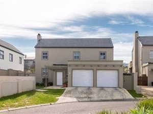 3 Bed Townhouse in Dennegeur
