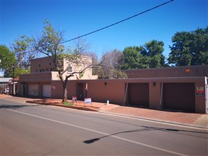 7 Bed House in Westdene