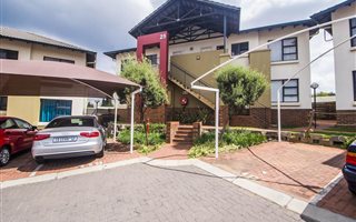 3 Bedroom Apartment in Oakdene