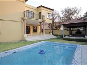 6 Bed House in Eagle Canyon Golf Estate