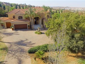 5 Bed House in Cornwall Hill