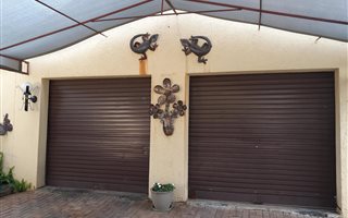 3 Bedroom House in Helikon Park
