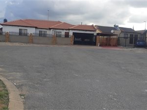 2 Bed House in Rabie Ridge