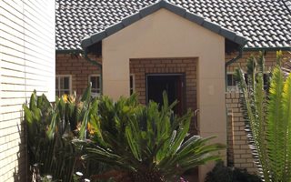3 Bedroom Townhouse in Moreleta Park