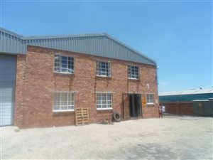 300 m² Industrial space in Dunswart