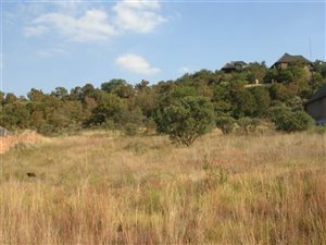 780 m² Land available in Vaaloewer