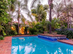 4 Bed House in Lynnwood Manor
