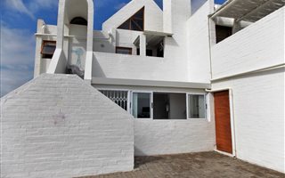 2 Bedroom Apartment in Dwarskersbos