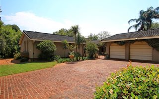 4 Bedroom House in Noordheuwel