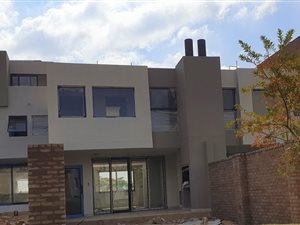 2 Bed Townhouse in Lombardy Estate