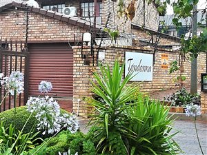 2 Bed Townhouse in Weltevreden Park