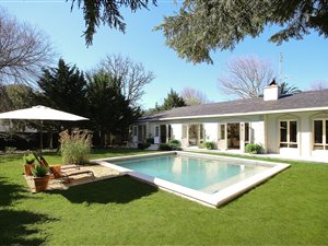 4 Bedroom House in Constantia