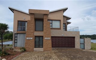3 Bedroom House in Ebotse Estate