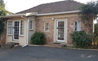 Garden Cottage in Hillcrest Central