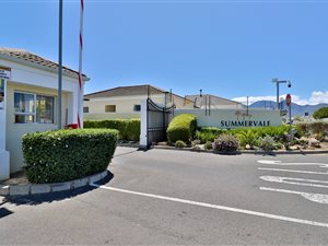 2 Bed Apartment in Whispering Pines