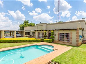 21.4 ha Farm in Buffelspoort