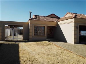3 Bed House in Mandela View