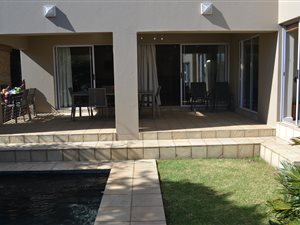 3 Bed House in Cedar Lakes