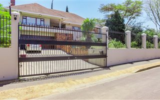 4 Bedroom House in Paarl