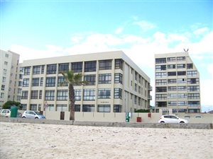 3 Bed Apartment in Strand North