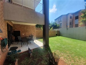 2 Bed Flat in Jansen Park