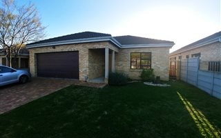 3 Bedroom House in Langeberg Ridge