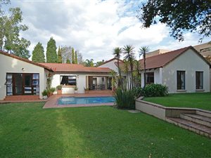4 Bedroom House in Fourways Gardens