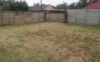 750 m² Land available in Wilkeville